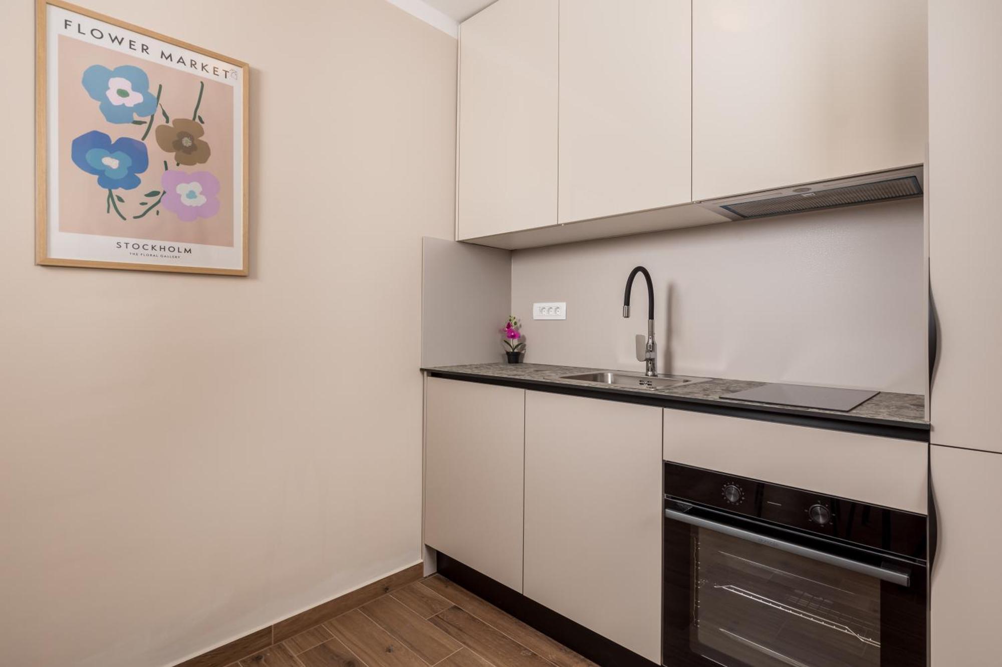 Seaview Garden Premium