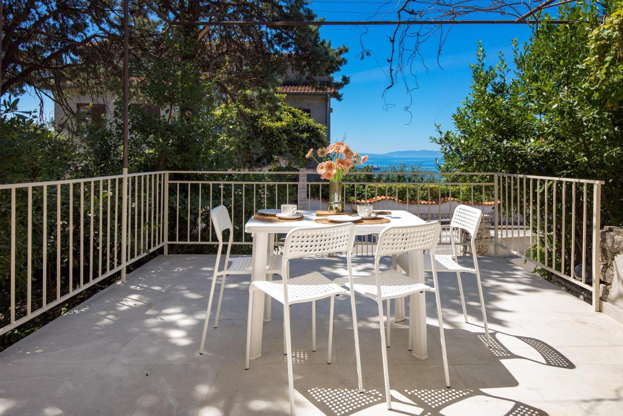 Seaview Garden Premium Apartment Kostrena